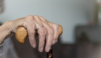 OSTEOPOROZA: Sve žene nakon ulaska u menopauzu treba da budu testirane DEXA pregledom