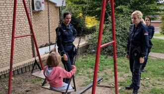 FOTO: Budući policajci i policajke posetili Dečije selo u Sremskoj Kamenici