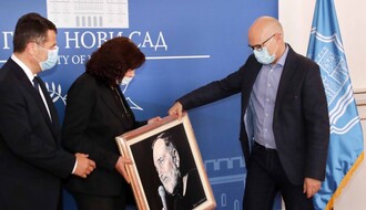 FOTO: Predsednik slovenačke opštine Lendava poklonio gradonačelniku portret Đorđa Balaševića