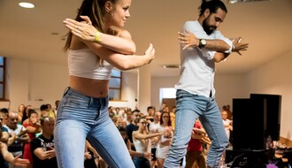 ZOKI I ANĐELA: Plesni par koji senzualnom baćatom hipnotiše grad (FOTO I VIDEO)