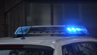 POTERA U BUKOVCU: Udario dvaput u policijski auto i pobegao