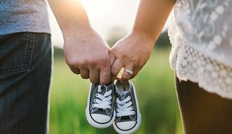 Srećno detinjstvo i stabilan brak