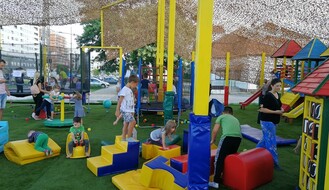 Na Bulevaru Evrope otvorena nova igraonica za decu (FOTO)