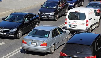 AMSS: Umeren intenzitet saobraćaja, usporite u zonama radova