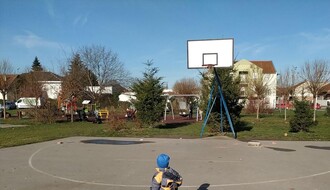 FOTO: Uništavanje terena za basket na Telepu
